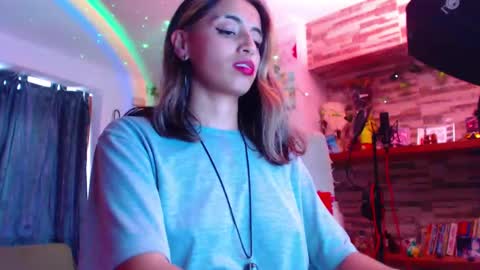 Atenea online show from 02-07-25, 08:53