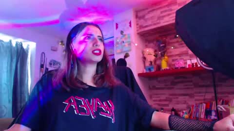 Atenea online show from 02-11-25, 04:24