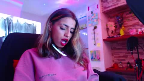 Atenea online show from 02-20-25, 06:02