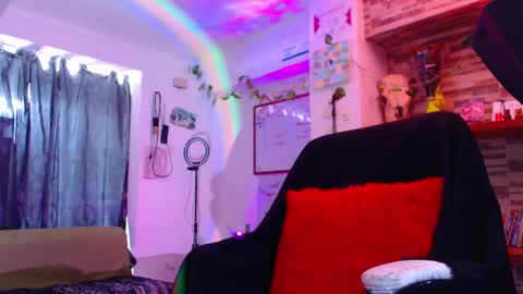 Atenea online show from 02-23-25, 02:14