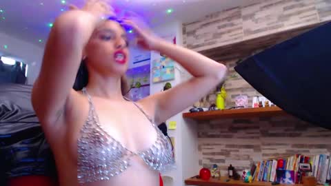 Atenea online show from 02-25-25, 02:44