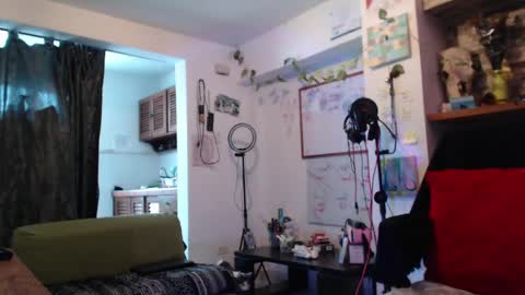 Atenea online show from 03-02-25, 01:16