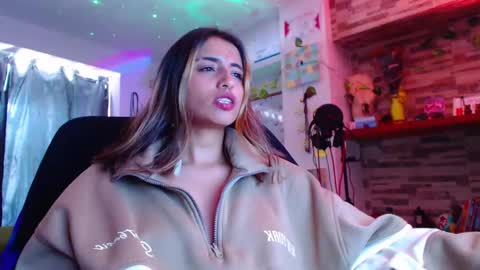 Atenea online show from 03-02-25, 04:21