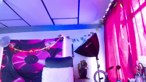 Atenea online show from 09-16-25, 02:18