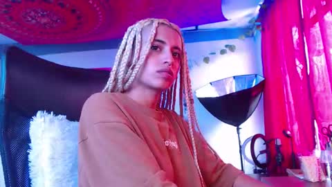 Atenea online show from 10-03-25, 04:15