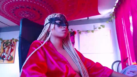 Atenea online show from 10-16-25, 02:51