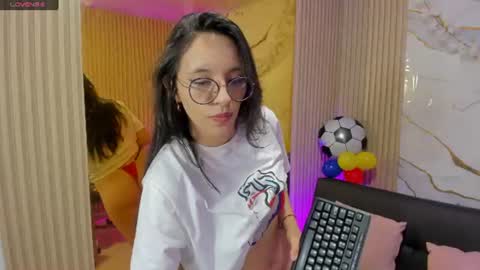Snapshot of athenaa_tay chatting on 07-10-26, 03:33 Atenea online show from 07-10-26, 03:33
