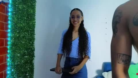 Snapshot of athenea_03 chatting on 04-09-26, 09:04 Athenea online show from 04-09-26, 09:04