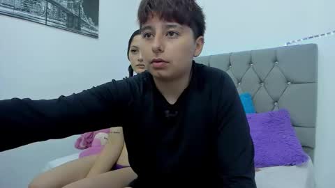 athenea_zuleinys online show from 12-05-25, 12:25