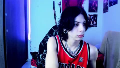 Snapshot of atheneoo_ chatting on 02-19-25, 06:33 athenauwu online show from 02-19-25, 06:33