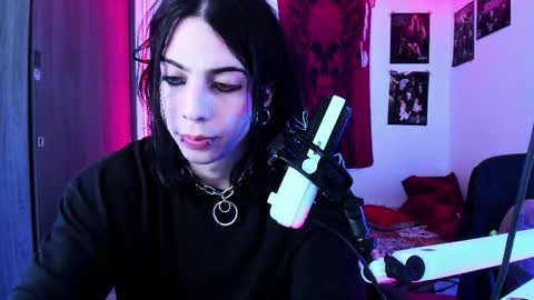 Snapshot of atheneoo_ chatting on 10-07-25, 05:04 athenauwu online show from 10-07-25, 05:04