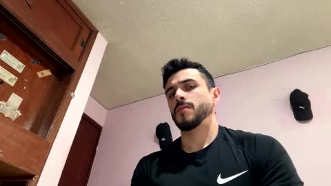 Snapshot of athlete_boy22 chatting on 01-17-26, 08:12 Atlas online show from 01-17-26, 08:12