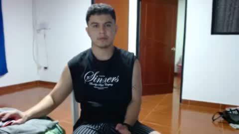 Snapshot of athleticboy2026 chatting on 11-23-25, 01:27 Robin online show from 11-23-25, 01:27