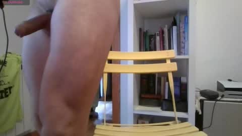 Snapshot of athleticstud_ chatting on 10-25-25, 02:35 athleticstud_ online show from 10-25-25, 02:35