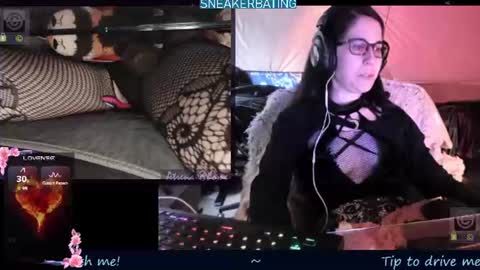 Snapshot of atrena chatting on 06-27-26, 12:37 Atrena online show from 06-27-26, 12:37