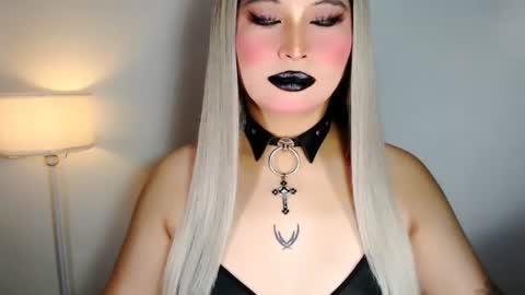 Snapshot of audreyholloway chatting on 06-14-26, 09:00 Audrey online show from 06-14-26, 09:00