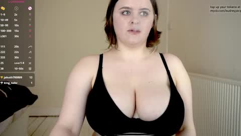 Audrey Jacq online show from 04-17-26, 04:10