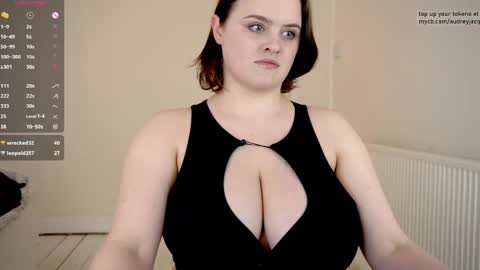 Snapshot of audreyjacq chatting on 04-28-26, 03:06 Audrey Jacq online show from 04-28-26, 03:06