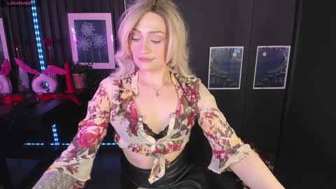 Snapshot of augustine_magnetic chatting on 01-21-25, 06:43 Augustine online show from 01-21-25, 06:43