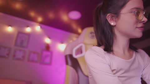 aura_rouss online show from 12-17-25, 11:55