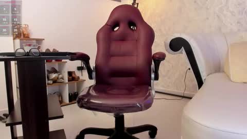 Aura sanders online show from 03-11-26, 04:24