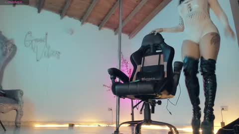 aura online show from 03-10-25, 10:37