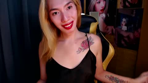 Miss awra online show from 02-04-25, 03:33