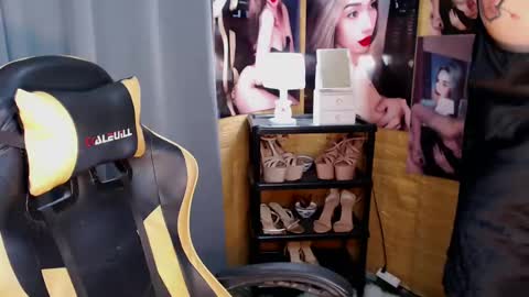 Miss awra online show from 03-10-25, 05:22