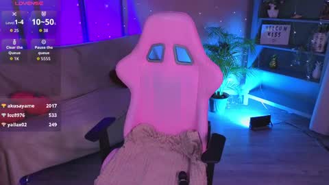 Aura online show from 06-22-26, 03:25
