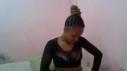 Snapshot of aurelia107 chatting on 05-28-26, 10:29 aurelia107 online show from 05-28-26, 10:29