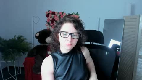Aurelia online show from 05-31-26, 01:25