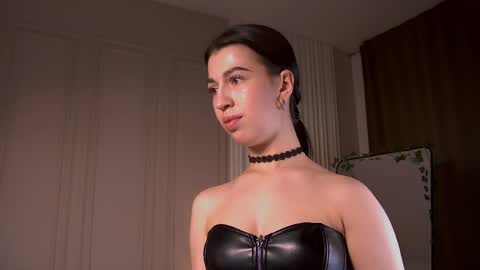 aurora_404 online show from 05-11-26, 04:04