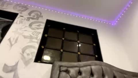 Snapshot of aurora_bellmont chatting on 11-08-25, 04:56 Aurora online show from 11-08-25, 04:56