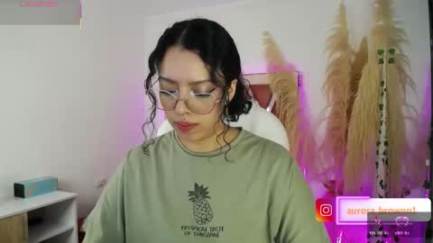 Snapshot of aurora_brown chatting on 09-15-25, 01:16 Aurora online show from 09-15-25, 01:16