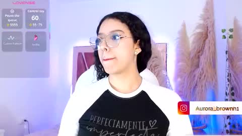 Snapshot of aurora_brown chatting on 09-22-25, 02:13 Aurora online show from 09-22-25, 02:13