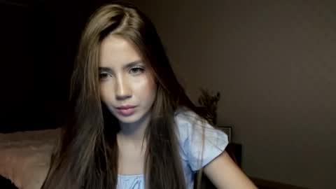 Snapshot of aurora_glow_21 chatting on 11-16-25, 11:16 Aurora online show from 11-16-25, 11:16