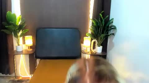 Kate online show from 12-19-25, 10:22