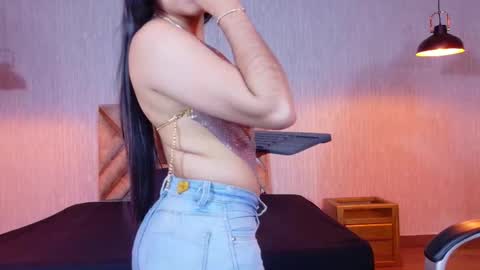 Aurora online show from 11-30-25, 12:14