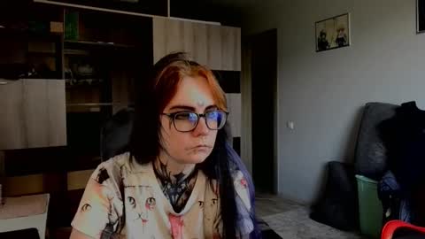 Snapshot of aurora_spell chatting on 09-17-25, 12:29 Milana online show from 09-17-25, 12:29