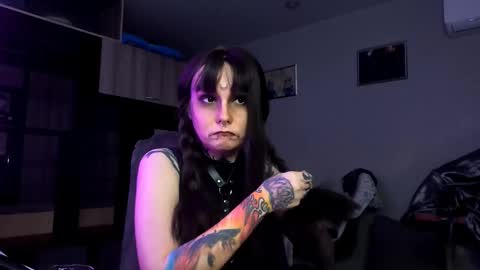 Snapshot of aurora_spell chatting on 10-03-25, 02:25 Milana online show from 10-03-25, 02:25