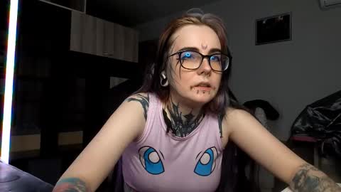 Snapshot of aurora_spell chatting on 10-05-25, 12:58 Milana online show from 10-05-25, 12:58