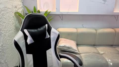 Snapshot of aurora_tp chatting on 02-18-26, 02:07 AURORA online show from 02-18-26, 02:07