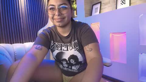 Snapshot of aurora_willow9 chatting on 11-20-25, 05:29 aurora_willow9 online show from 11-20-25, 05:29