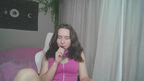 Snapshot of aurora_worker chatting on 09-12-25, 03:50 Aurora online show from 09-12-25, 03:50