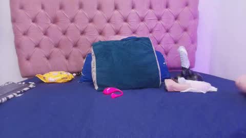 auroraa_miller online show from 09-09-25, 11:54