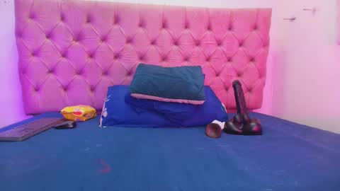 auroraa_miller online show from 09-10-25, 11:54