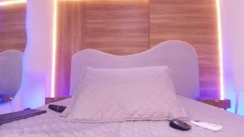 auroraa_miller online show from 04-14-26, 03:01