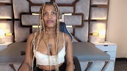 Ariana online show from 11-24-25, 10:42