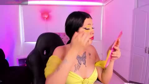 Snapshot of auroradiaz_ chatting on 10-04-25, 08:51 Aurora Diaz online show from 10-04-25, 08:51