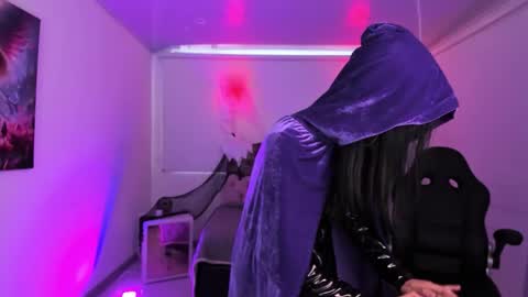 Snapshot of auroradiaz_ chatting on 10-27-25, 08:57 Aurora Diaz online show from 10-27-25, 08:57